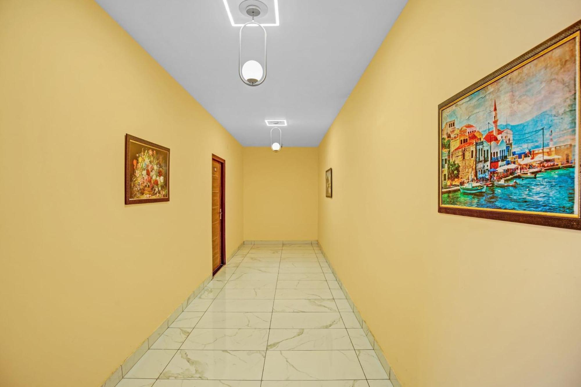 Townhouse Sky Hotell Ludhiana Exteriör bild